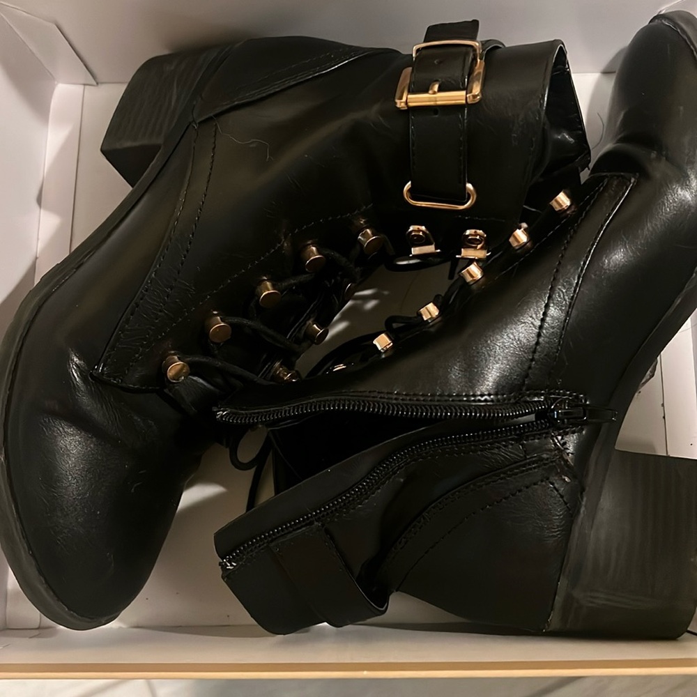 Ankle boots
